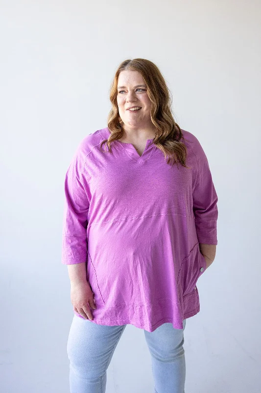 NOTCHED NECK TUNIC IN VERBENA